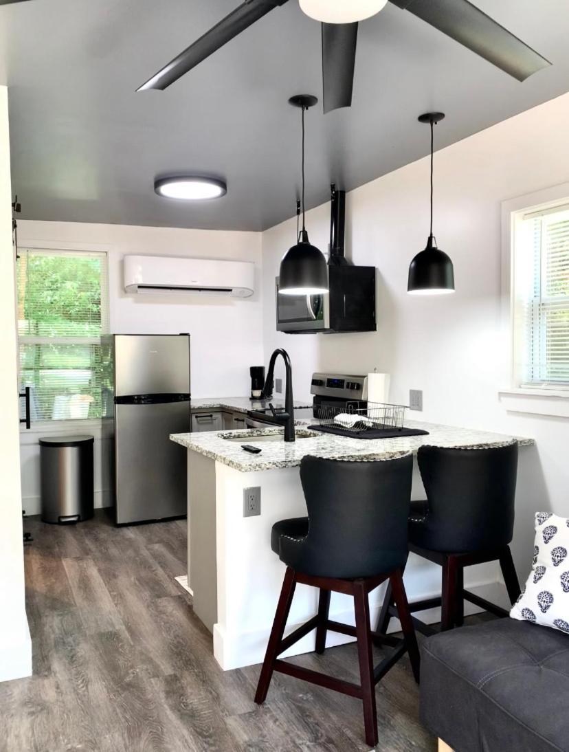 Отель Romantic Chapel Hill Retreat For Two Экстерьер фото